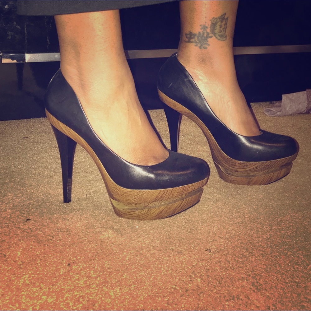 COPY - Black leather and wood platform pumps